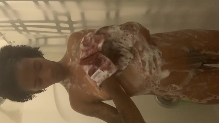 Just taking a shower_main_thumbnail