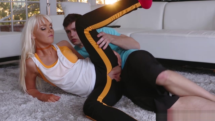 Alex fucks Marie McCays pussy doggystyle in her ripped leggings_main_thumbnail