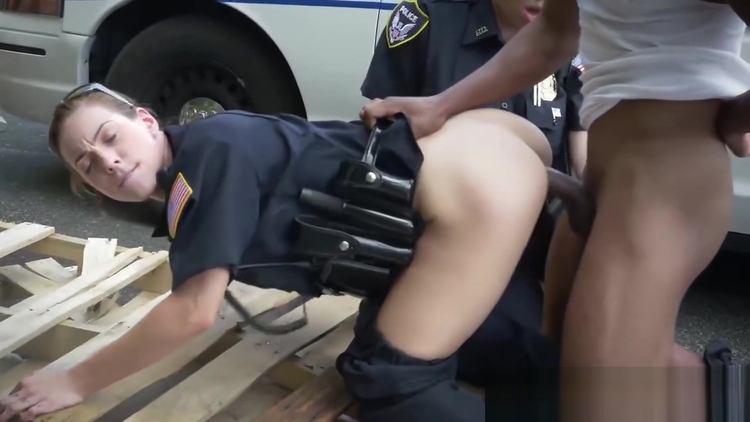 Pulled over suspect defenestrates milf cops horny cunts in doggystyle_main_thumbnail