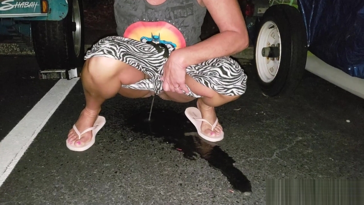 Sexy HOT MILF Pee Compilation_main_thumbnail