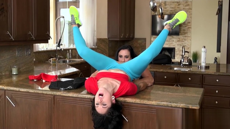 Step mommy fingered by stepteen after oral feast_main_thumbnail