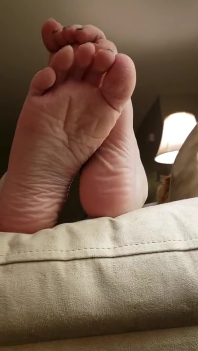 Wifes Candid Footplay_main_thumbnail