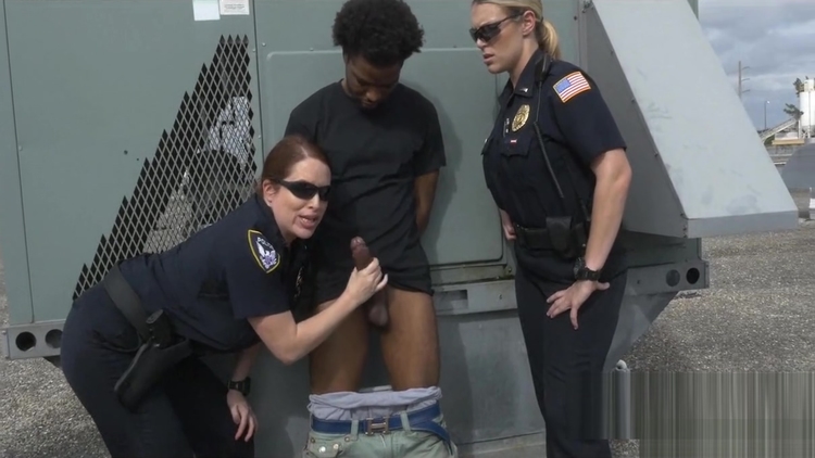 Punishing Suspect for drug dealing_main_thumbnail