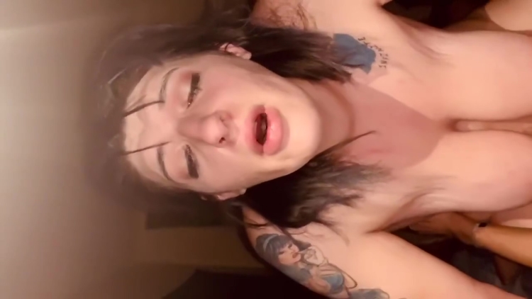 Sexy tatted BBW loves to fuck_main_thumbnail