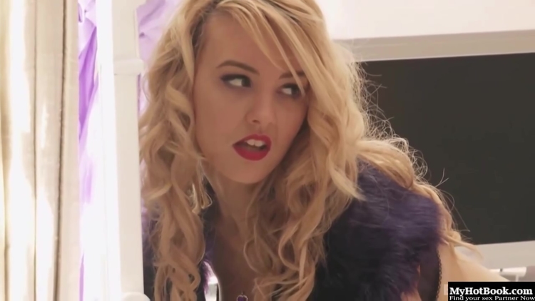 Gorgeous blondes, Katie and Leanne Rigley like to play with sex toys, until they both cum_main_thumbnail