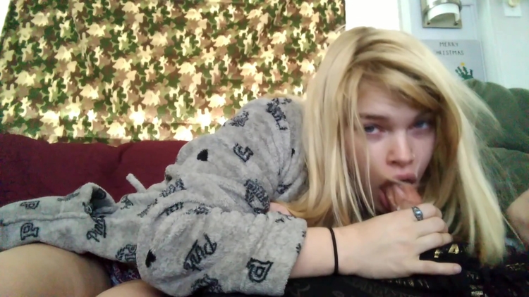 Stepbrother Right Beside Us Watch Me Cum On Her Face! Shhh!_main_thumbnail