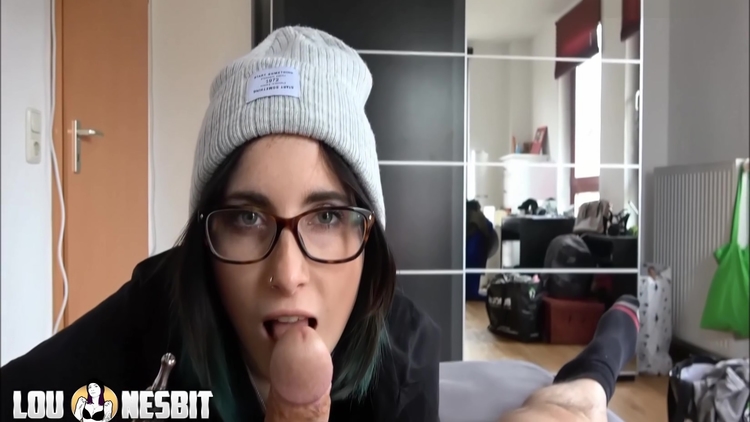 Smoking Handjob Lou Nesbit_main_thumbnail