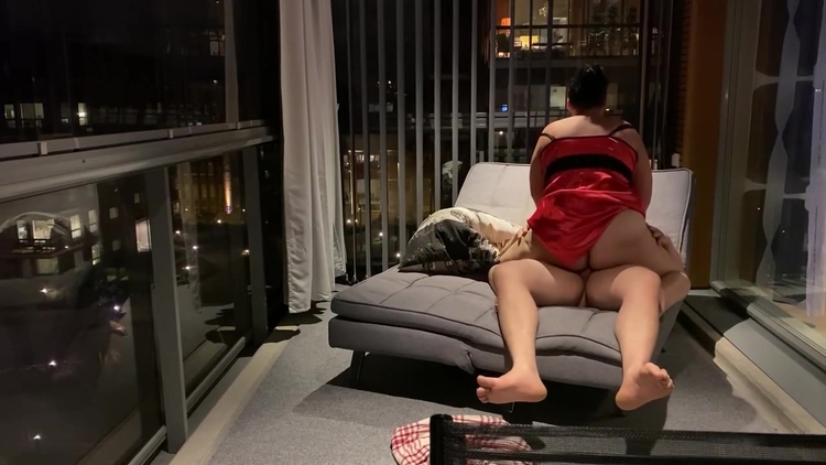 On The Public Balcony_main_thumbnail