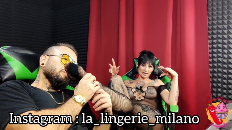 Lady Muffin In E Tutina Bucata_main_thumbnail