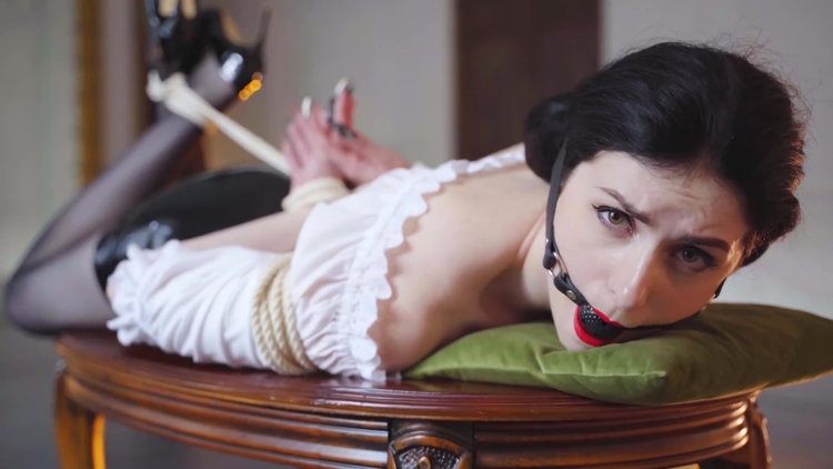 Table Bondage And Latex_main_thumbnail