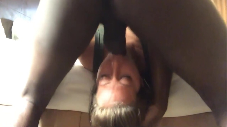 Feebie Twigs Gets Face Fucked Upside Down 5 Min_main_thumbnail