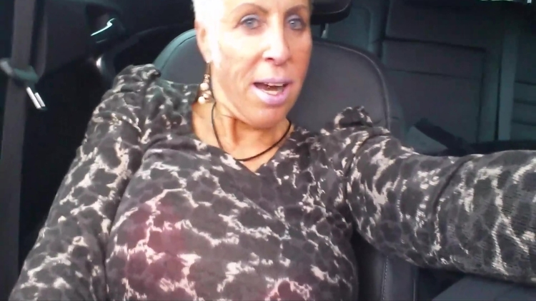 Beim Autofahren Mit Dem Dildo Bearbeitet Milf Real Orgasm_main_thumbnail
