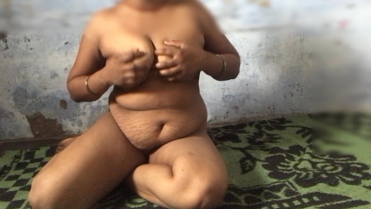 Pados Wali Aunty Ki Din Hi Chudai Kar Di Ghar Bula Kar Hindi Audio_main_thumbnail