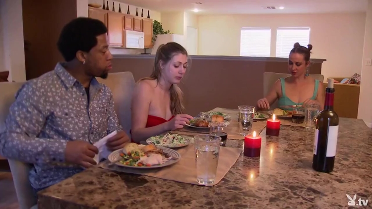 Tv Com Triple Play S01e01 720p_main_thumbnail