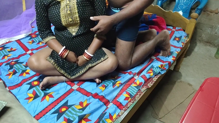 Bengali Bhabhi Ki Chut Mein Ungali Dalkar Sex Kiya Village Wife Fucing_main_thumbnail