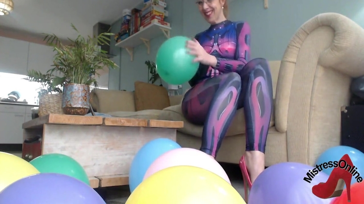 Playing With Balloons_main_thumbnail