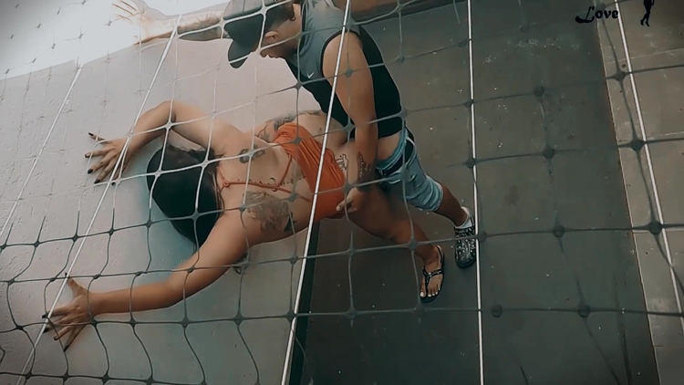 Neighbor Videotapes Me Fucking My Pretty 5 Min_main_thumbnail