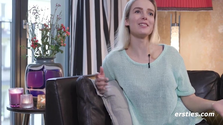 Sandy Pampers Her Shaved Pussy With A Dildo_main_thumbnail