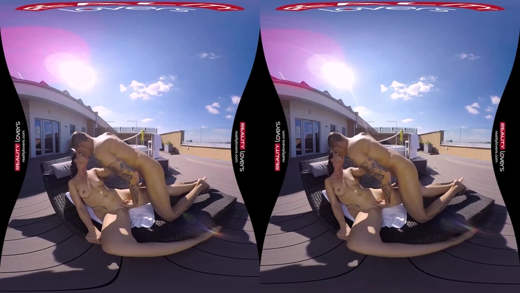 Carolines Hot Vr Outdoor Jacuzzi - Caroline Ardolino_main_thumbnail