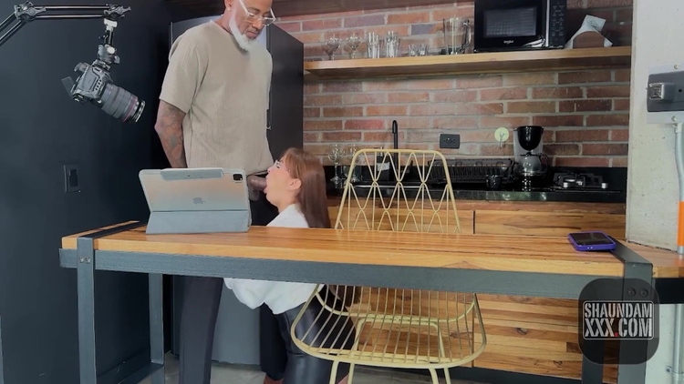 Caylian Curtis - Behind The Secretary Seduces Boss_main_thumbnail