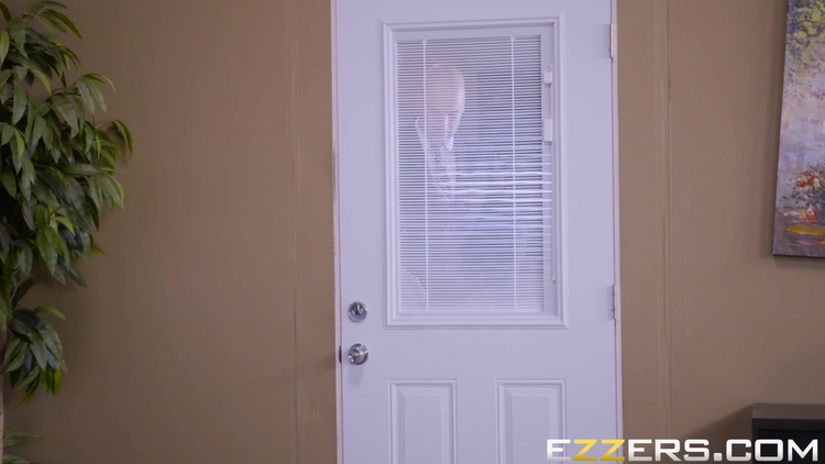 Ariella Ferrera In Fellatio From The She E O_main_thumbnail