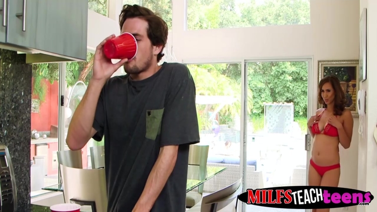 Horny MILF Isis Love and teen 18+ Holly Hendrix nailed deeply_main_thumbnail