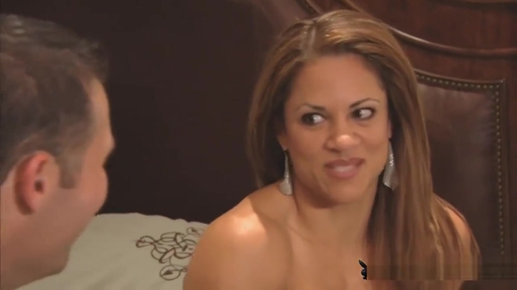 Muscular Bull About To Smash Every Bitch With His Monster_main_thumbnail