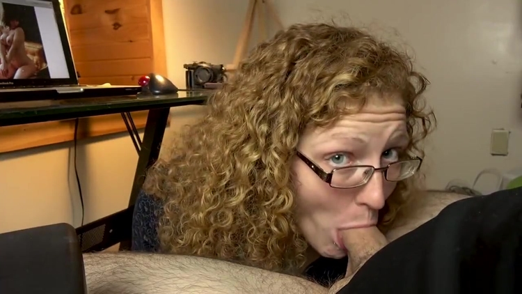 Hubby cums in natural redhead Ivy's mouth on a work break blowjob_main_thumbnail