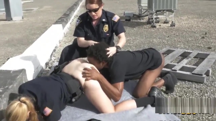 Low life criminal gets caught peeping on women by horny cops_main_thumbnail