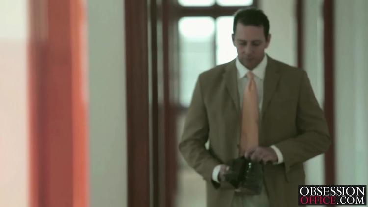 Kathia Nobili brought a pair of highheeled shoes to her desk_main_thumbnail