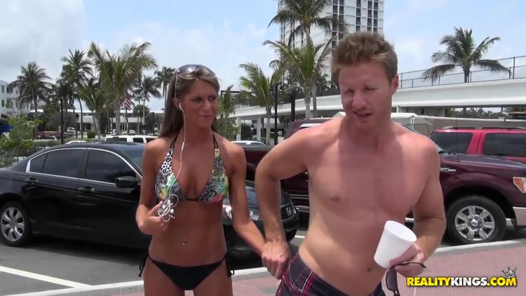 Naughty mammy is getting to know mummy-hunter_main_thumbnail