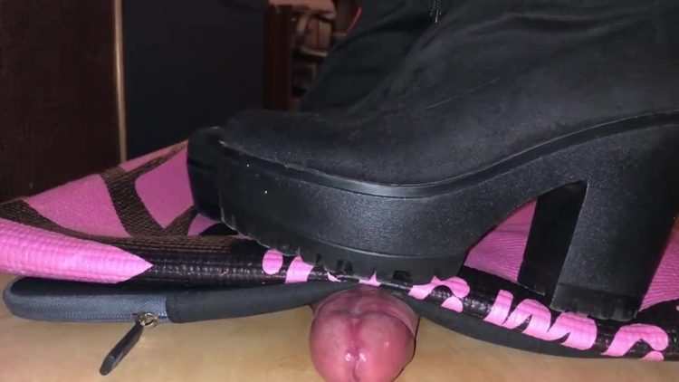 Cock trample under mat + cum shot_main_thumbnail