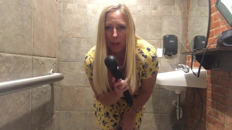 Horny MILF vibrates pussy in bar restroom!_main_thumbnail