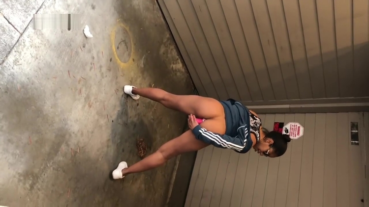 AMBER SKY SHOVES A DILDO UP HER PUSSY WITH A BUTT PLUG IN HER ASS-SAN FRAN_main_thumbnail