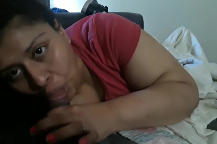 BBW LATINA GIVES ME HEAD_main_thumbnail