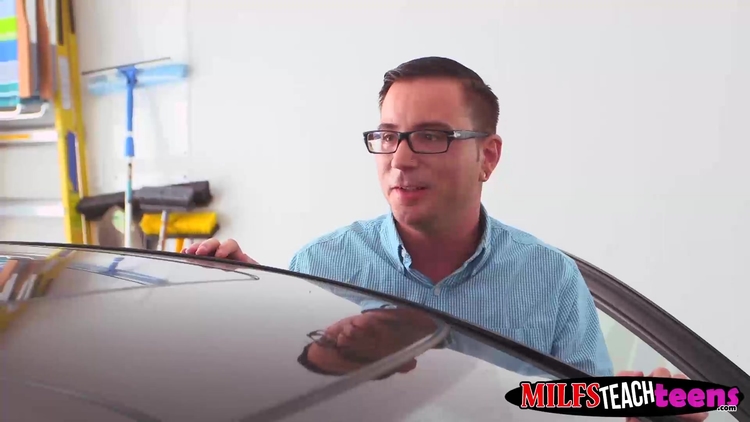 Julia Ann enjoys threesome with her stepdaugher Alexa Grace_main_thumbnail