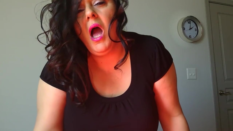 Dirty talk milf playing with big titties_main_thumbnail