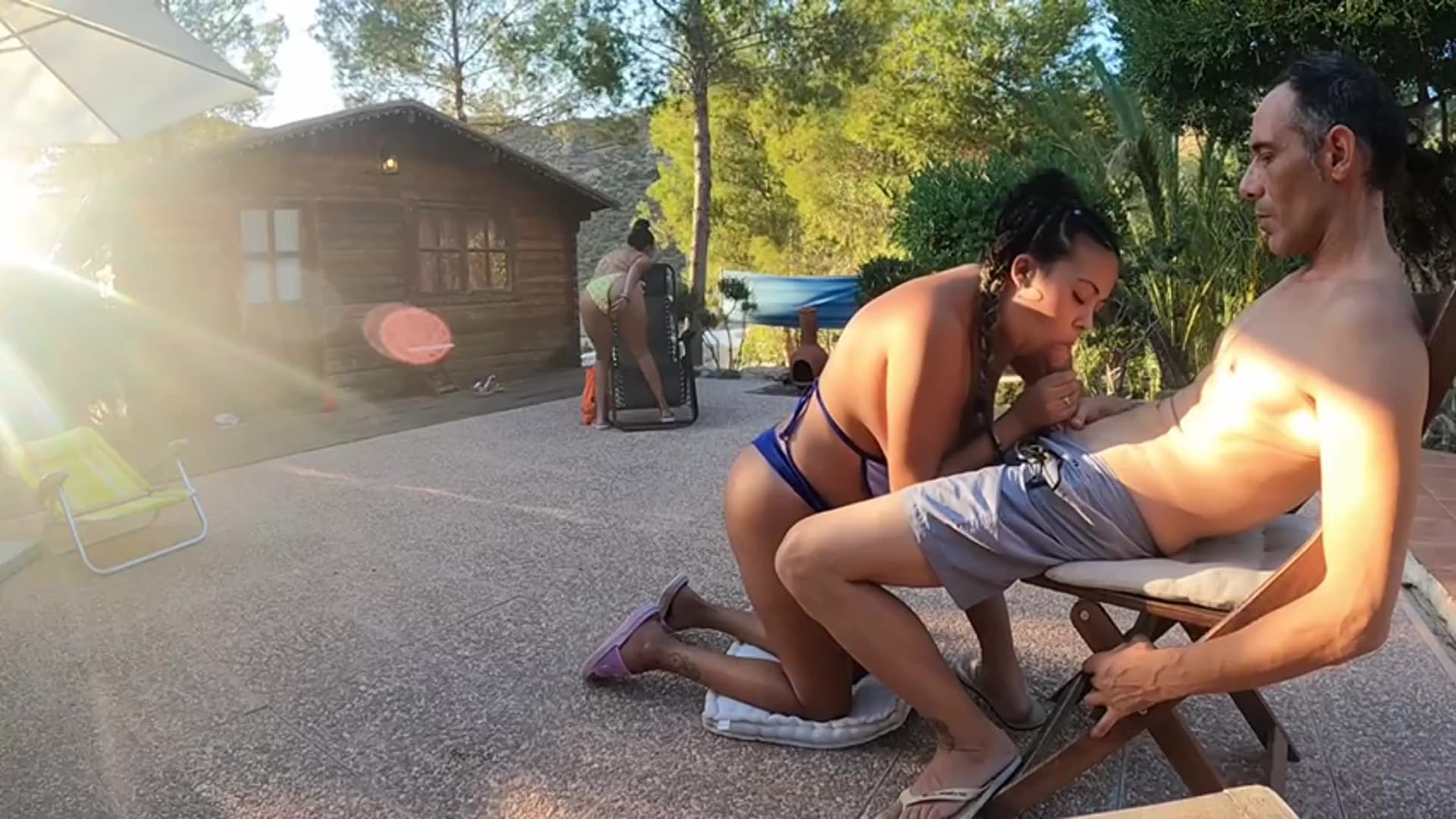 Mostrando Mi Polla A Y A Su Mejor Amiga Para Obtener Una Gran Mamada_main_thumbnail