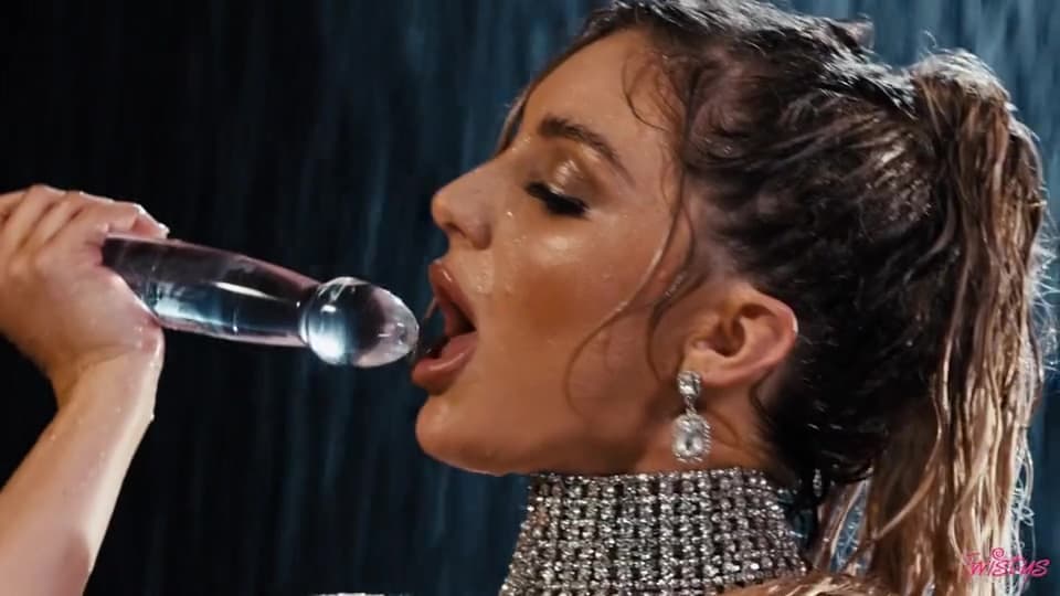 Soaking Wet Milf Hot Solo_main_thumbnail