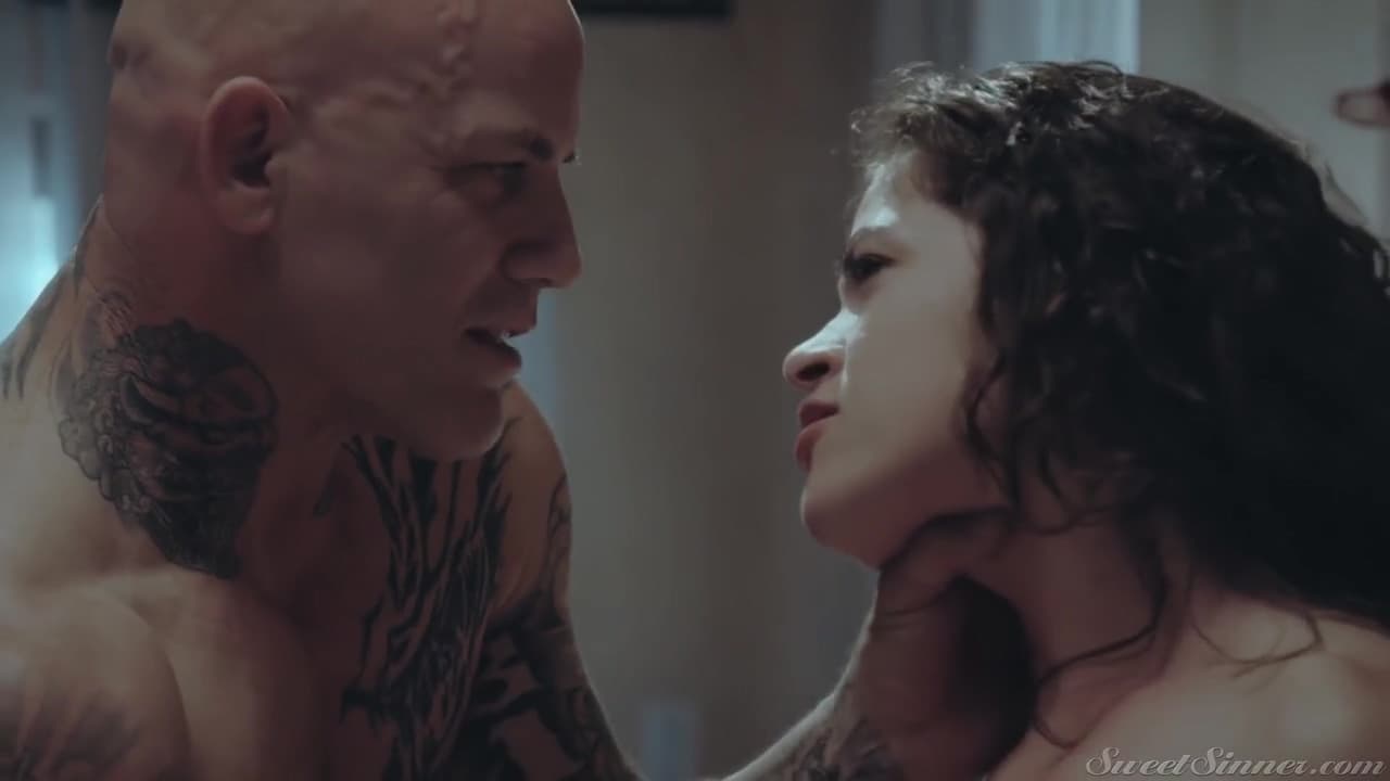 Victoria Voxxx - Up Close And Personal_main_thumbnail