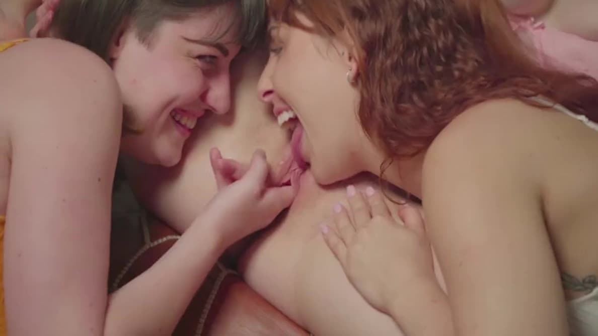 Fetisch-girl Ines Masturbiert Ausgiebig Zu Hause_main_thumbnail