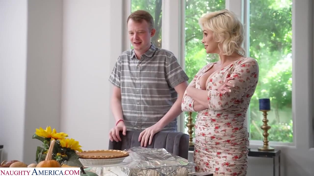 Sexy Milf Gets Her Turkey Stuffed By A Pilgrim - Charli Phoenix_main_thumbnail