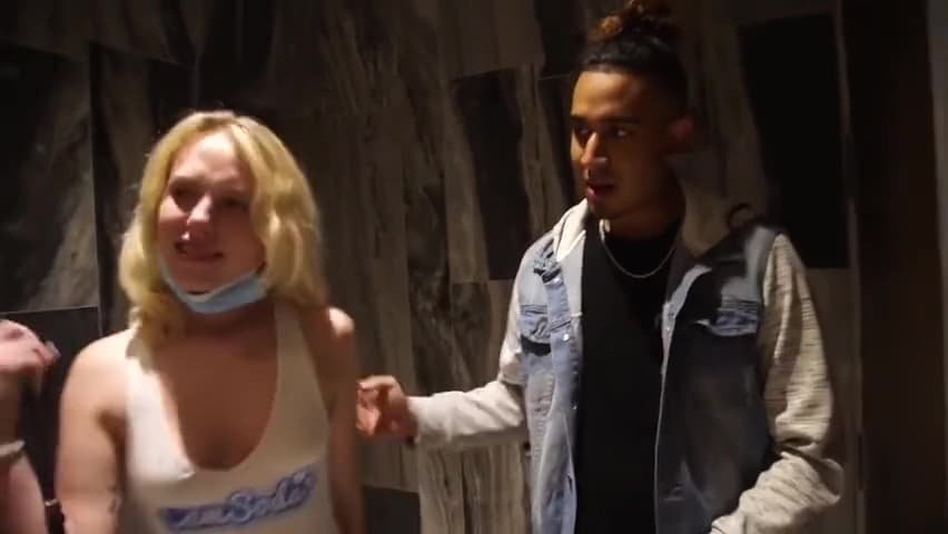 Dixie Lynn_main_thumbnail