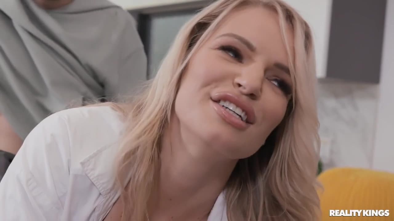 And Kylie Rocket Kinky Threesome Sex_main_thumbnail