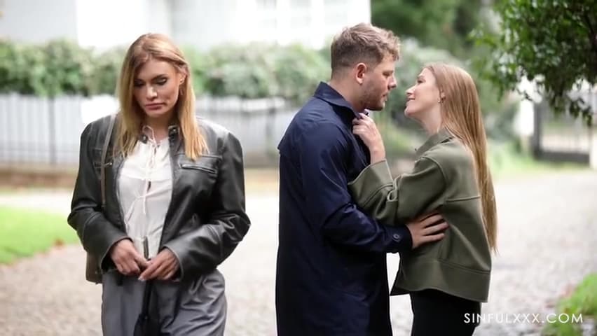 Kitana Lure And Alexis Crystal_main_thumbnail