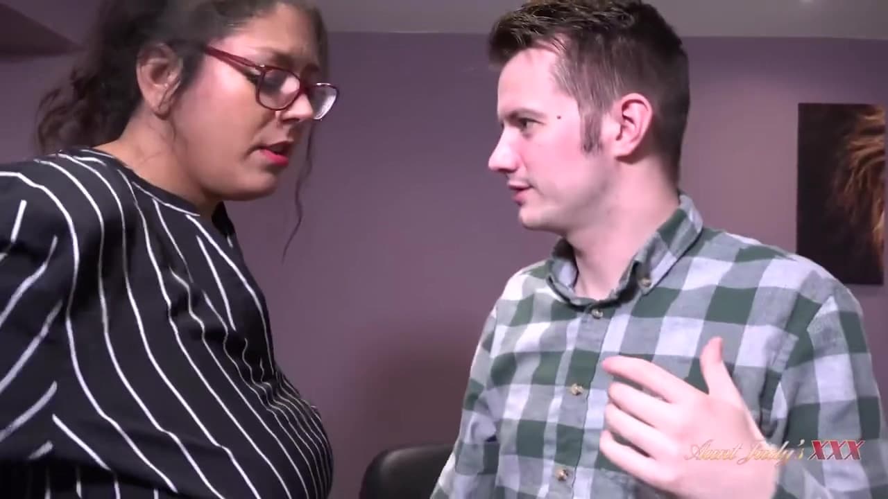 Alluring Cassy Hill - Milf Boss Clip - Judys Xxx_main_thumbnail