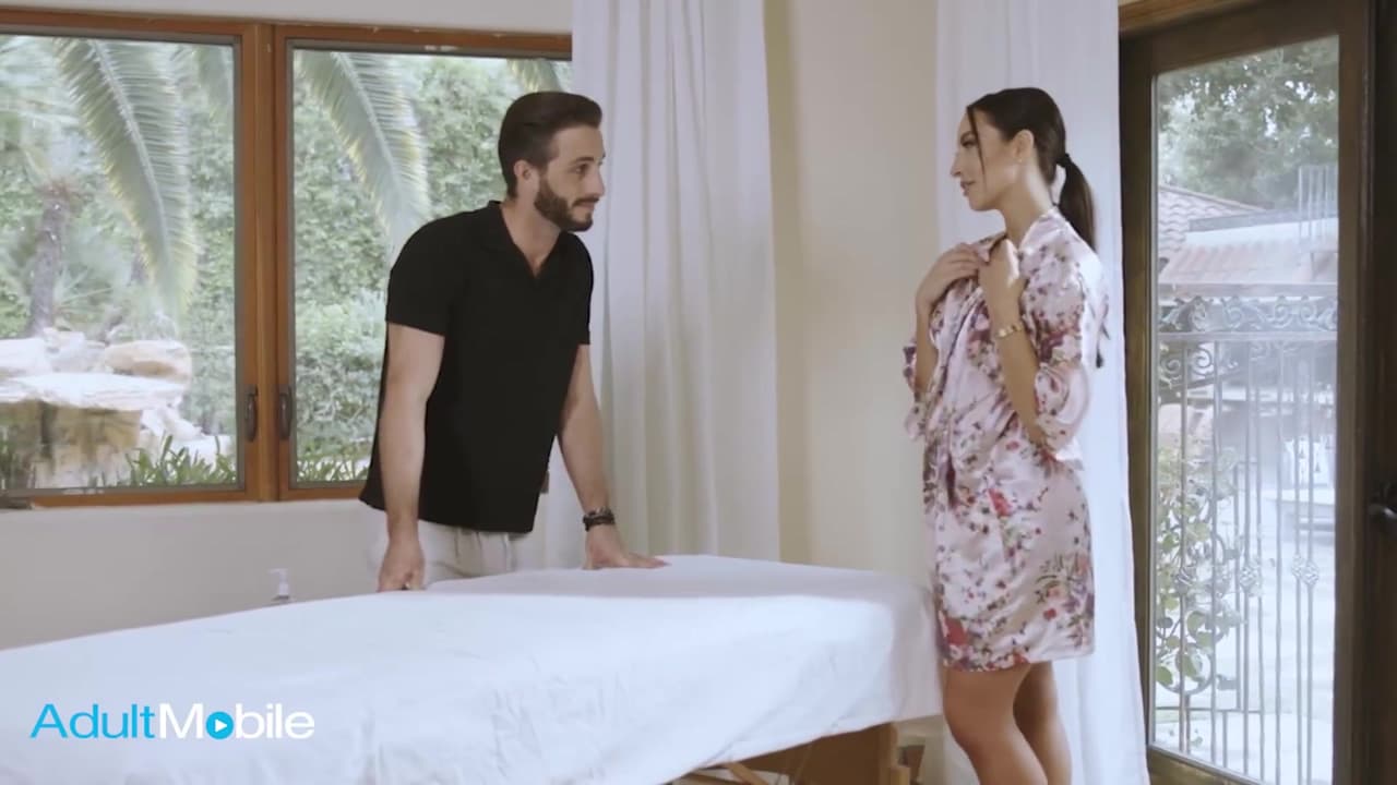 Brunette Milf Does Not Waste Any Time As She Spreads Her Legs For Her Masseur_main_thumbnail