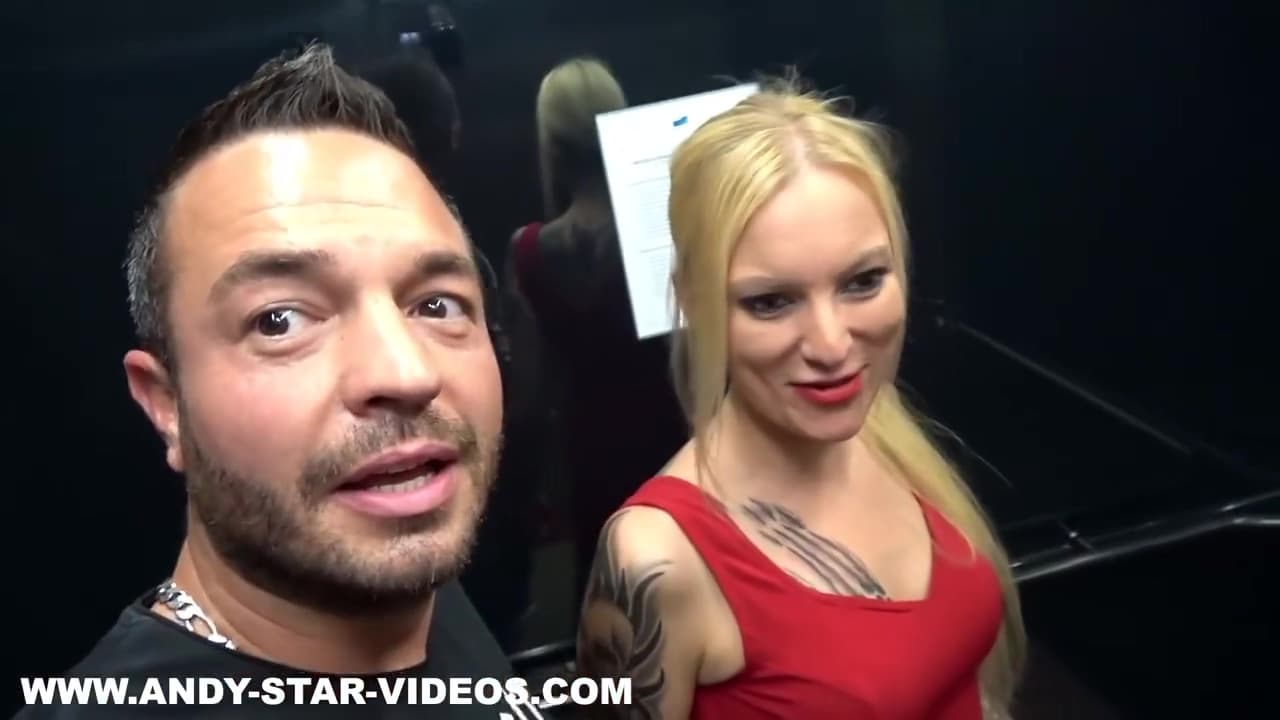 Queen Bees Hot Blonde_main_thumbnail