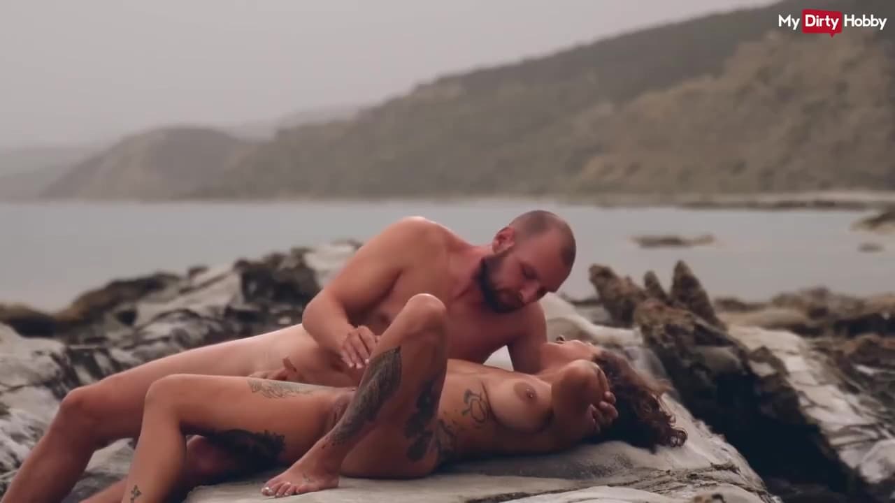 Watch Nice-looking Wenchs Dirt_main_thumbnail