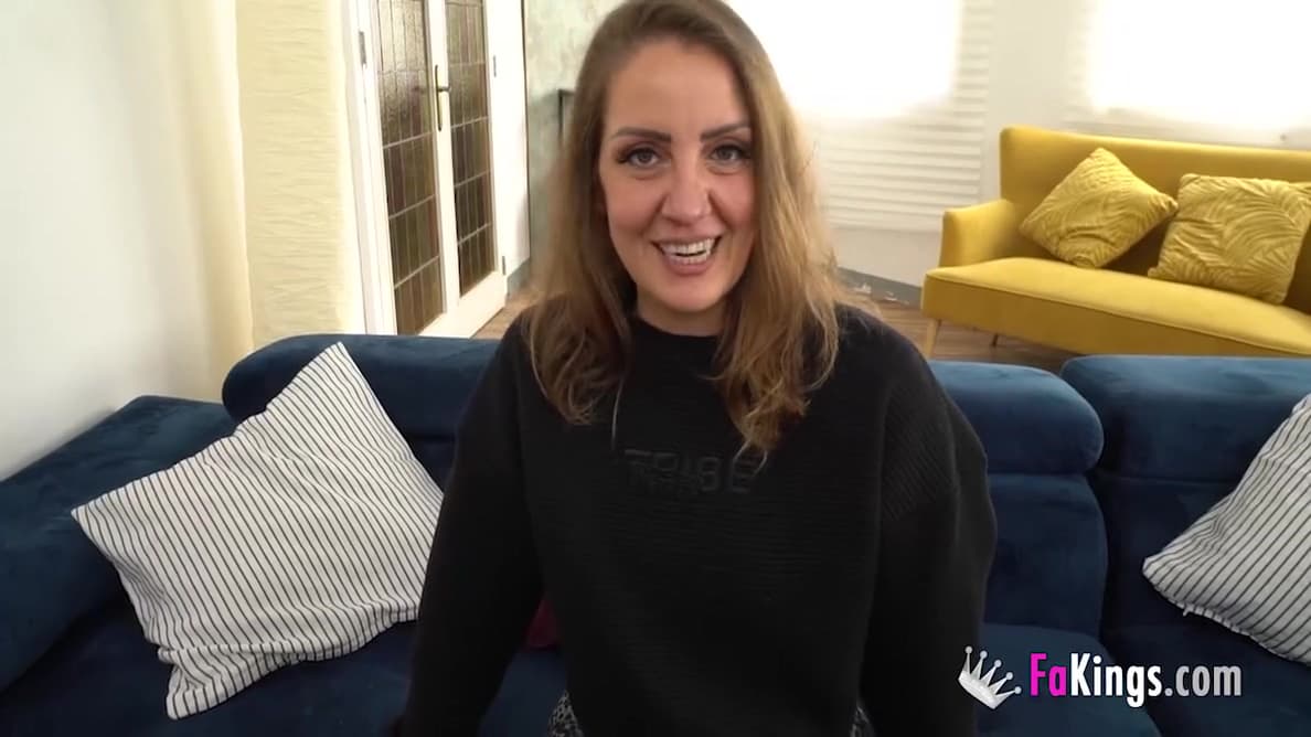 Lara Grey Wants Her Ultimate Challenge: Anal Fun For Experienced Stepmommies_main_thumbnail